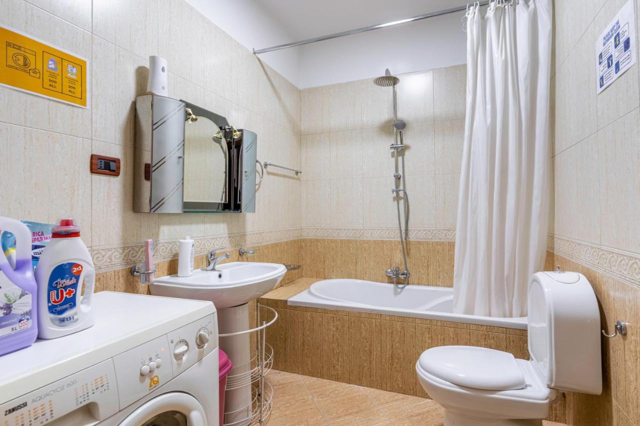 Hostel Nena Semi Тирана Екстер'єр фото