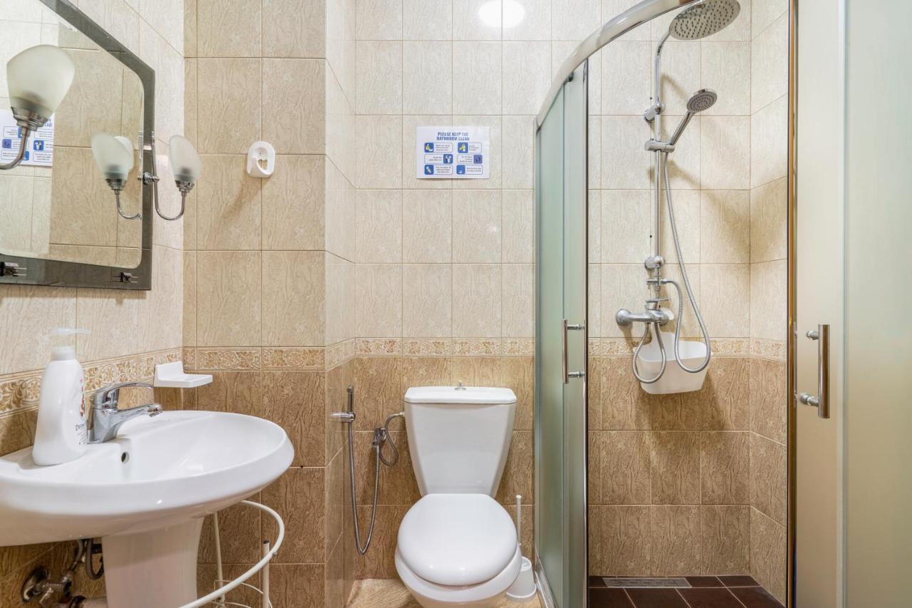 Hostel Nena Semi Тирана Екстер'єр фото